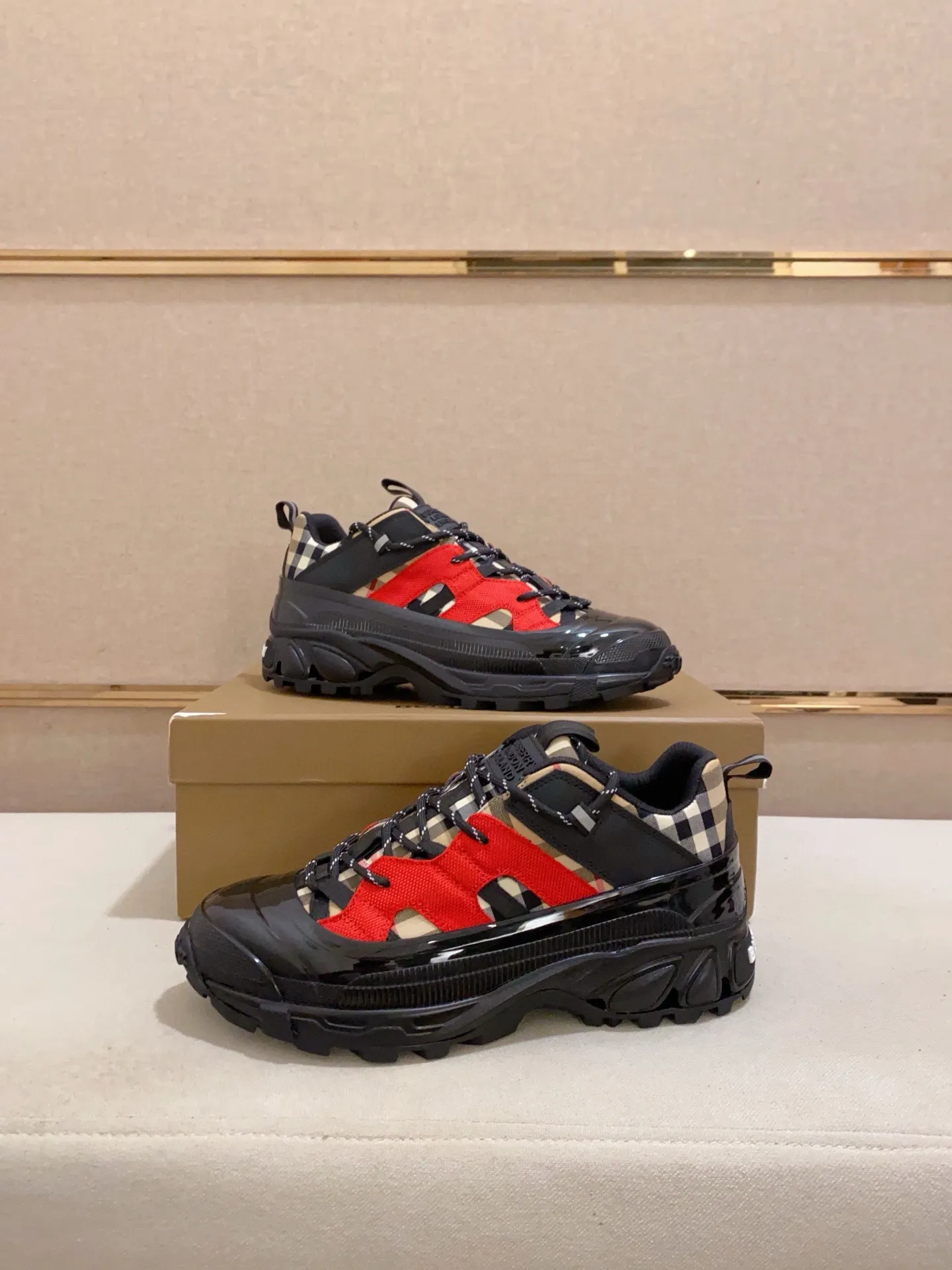 Men's shoes 💰: 640💰🇮🇹🇮🇹BURBERRY's top purchasing agents are available simultaneously at the counter. 🔍🔍Synchronized sales. Positive code number: 38-46. Italian imported cowhide, fully imported sheepskin lining, sole: original sole provided by the original factory, exclusive movable molded sole, super comfortable, original factory follow-up goods, 🔍🔍high quality, you can enter and exit the counter at will, welcome to compare
